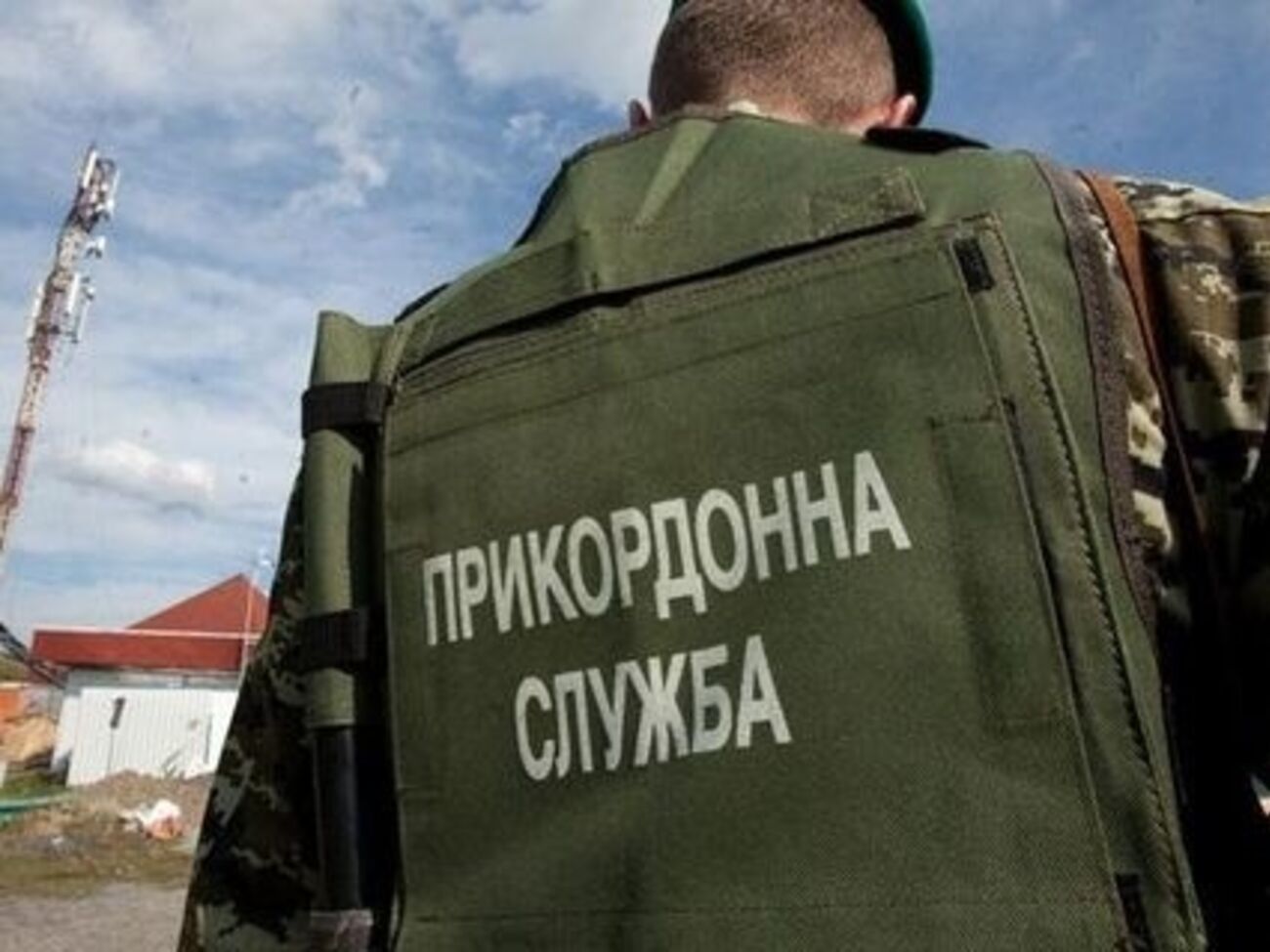 Пограничники задержали двух российских военных