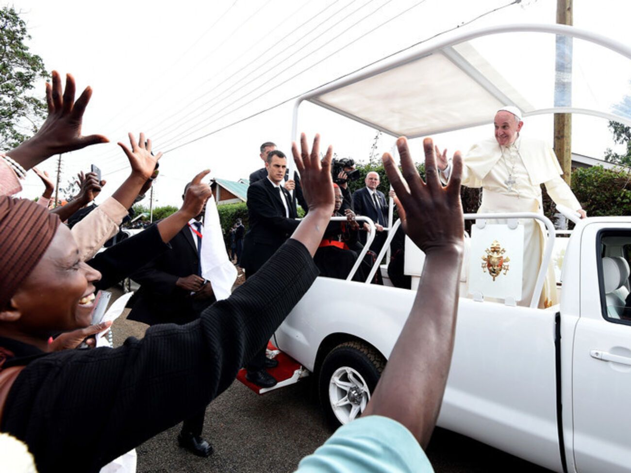 Папа Франциск впервые совершает визит в Африку, первой страной в его программе стала Кения. Фоторепортаж