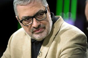 Фельгенгауэр: Может, следует слегка притормозить, не доводить дело совсем до греха, скривиться, вытащить турецкий нож из спины?