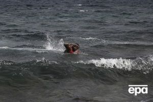 Из-за шторма в Эгейском море перевернулись две лодки с мигрантами