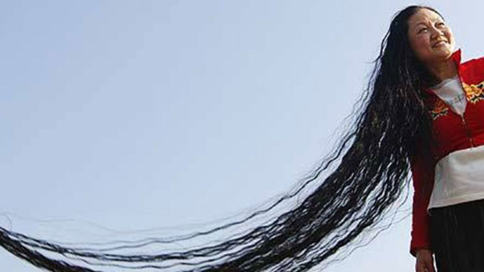 Длина волос китаянки Ксие Квипингт достигает почти 6 м