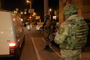 На блокпостах проверяют каждый автомобиль