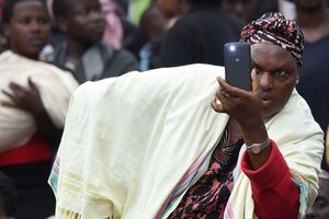 На мессе, которую Папа Франциск отслужил в Уганде, присутствовали более миллиона человек. Фоторепортаж