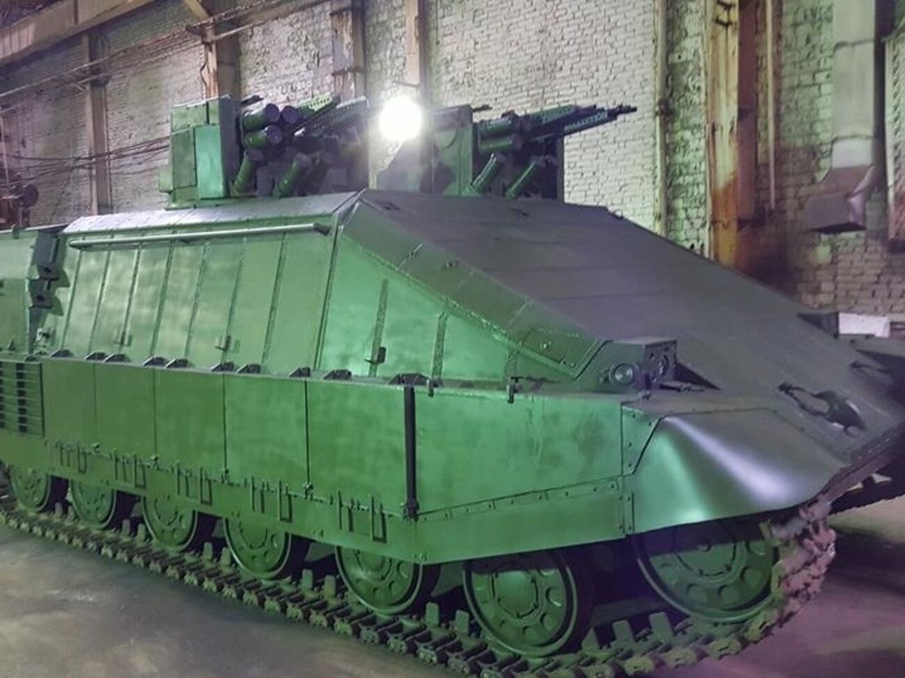 Танк "Азовец" предназначен для ведения боя в городе
