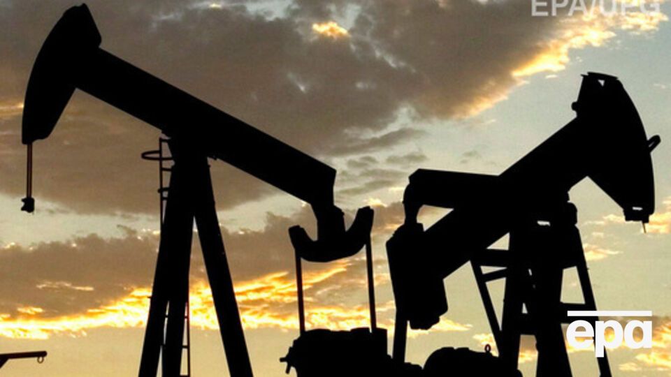 "Газпром" и "Лукойл" могут начать разработку иранской нефти