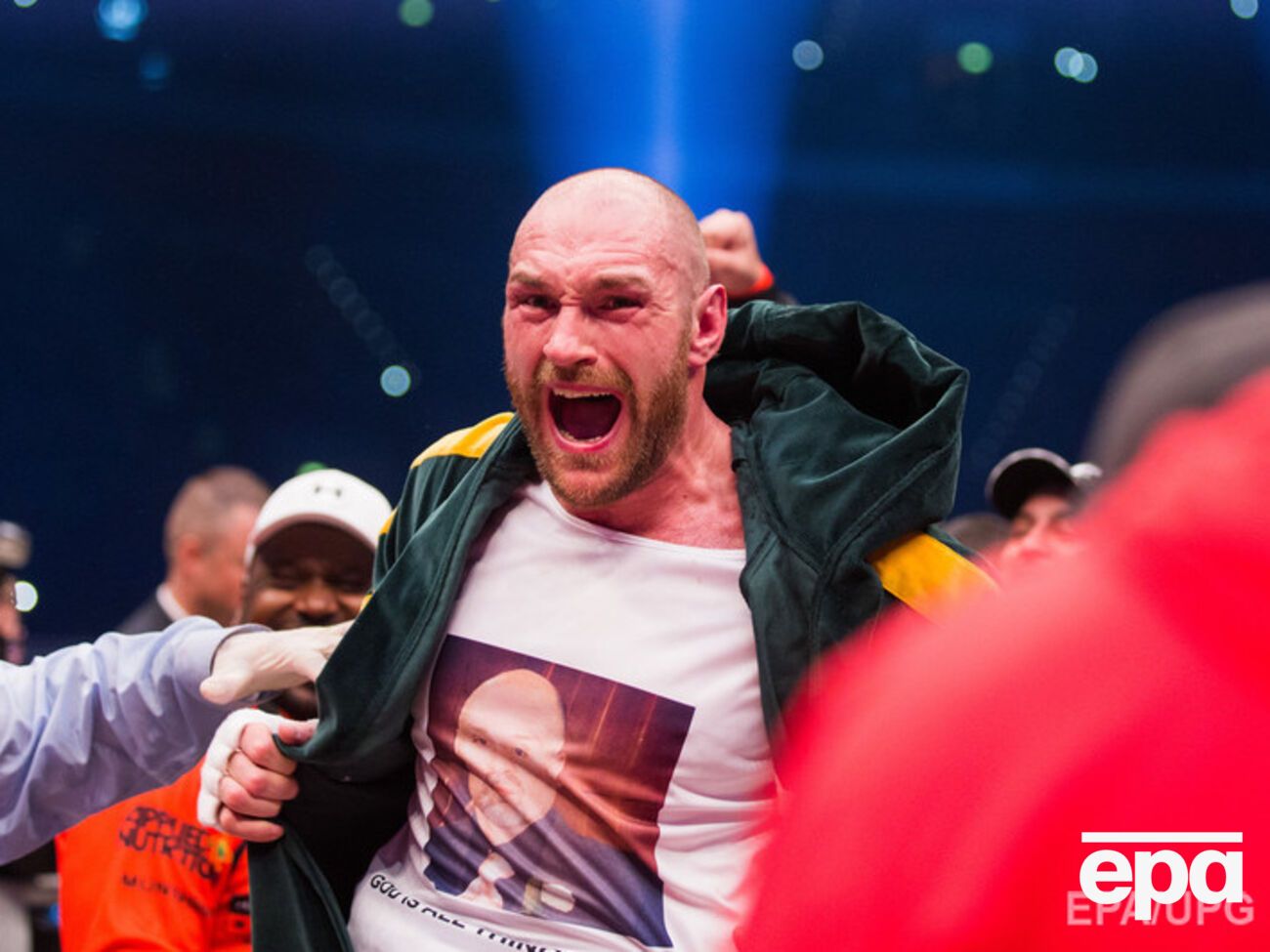 Фьюри отобрал чемпионские пояса у Владимира Кличко. Видео