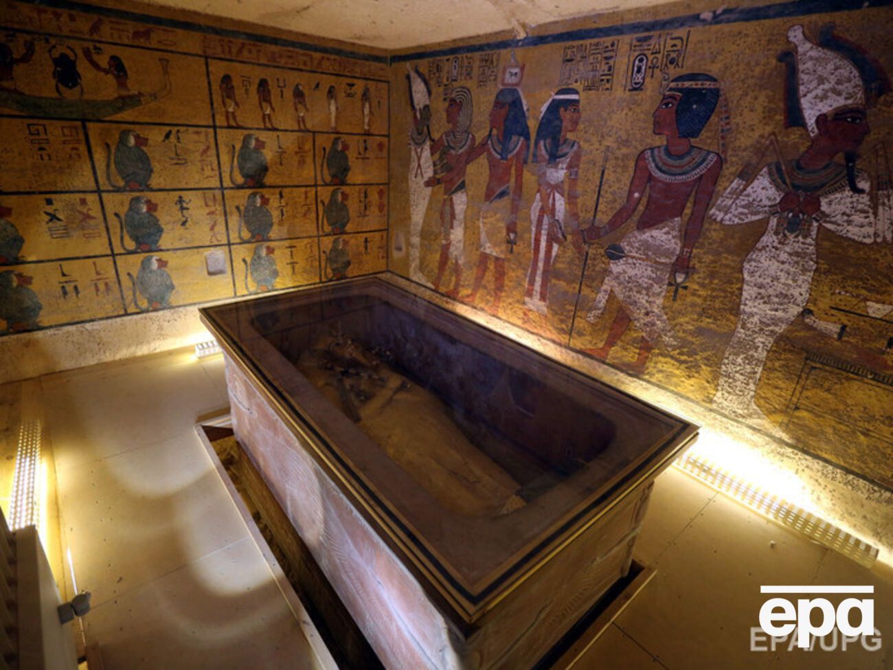 Ученый: Погребальная маска фараона предназначалась Нефертити