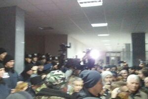 В здание горсовета Кривого Рога прорвались митингующие