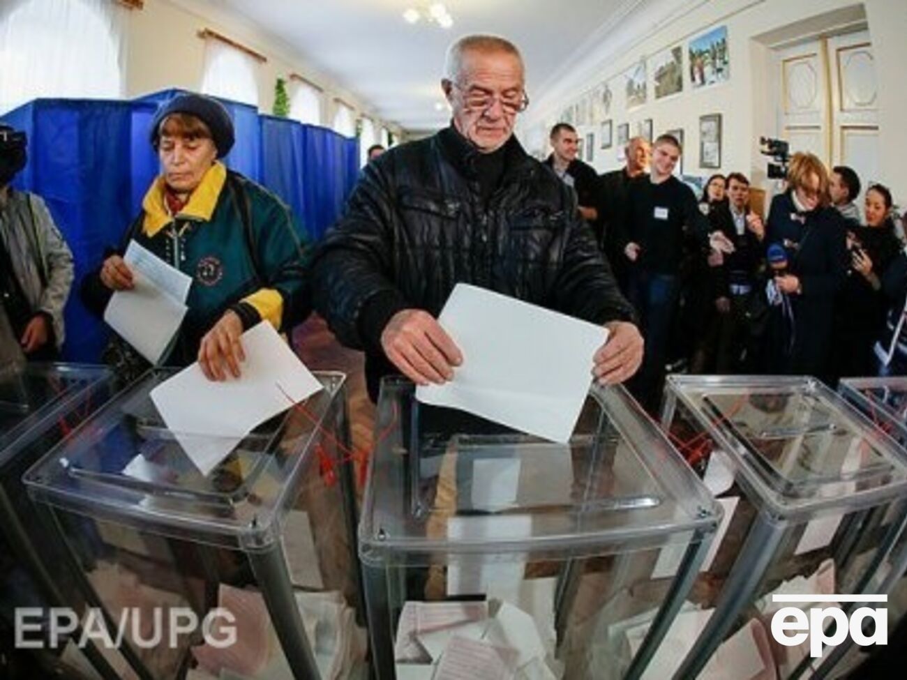 В середине дня в Мариуполе проголосовало не более четверти избирателей