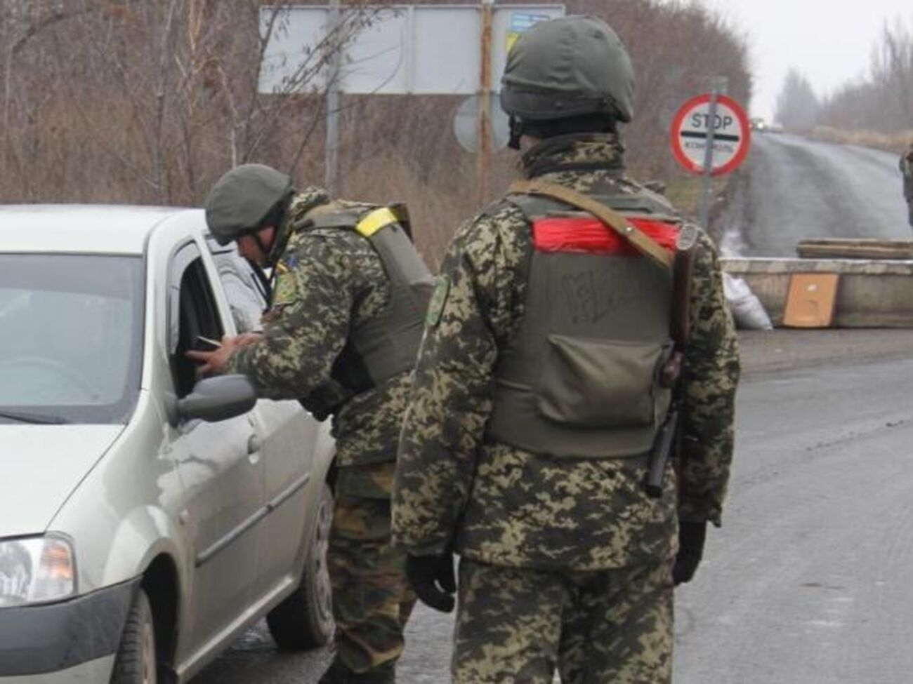 Раненного боевиками "ДНР" мужчину спасли украинские пограничники