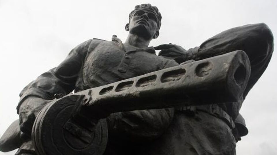 В Польше демонтировали памятник советскому солдату