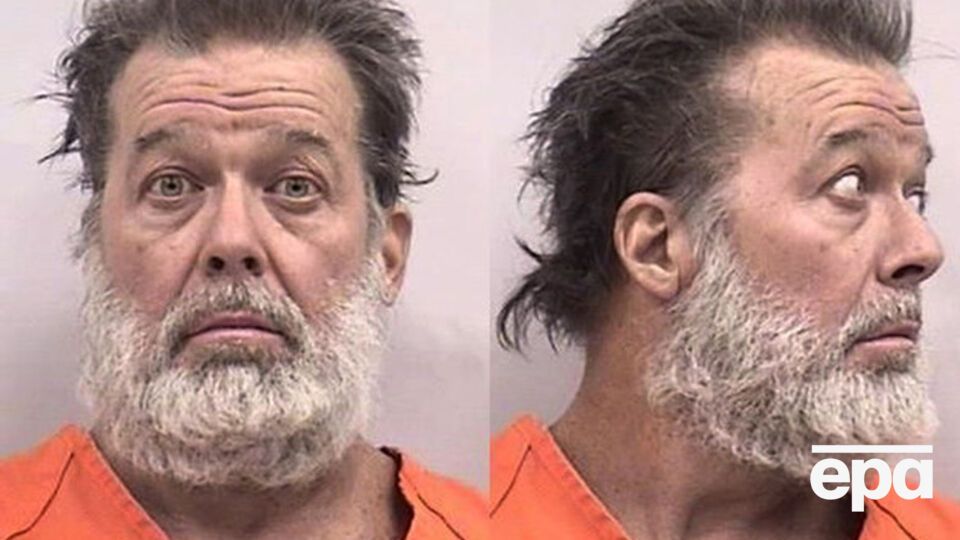 Стрелок кричал: "Больше не будете делить детей на части!"