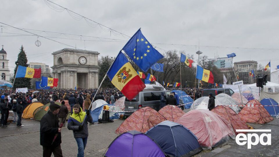 На проспекте Штефана Чел Маре в Кишиневе вновь появились палатки