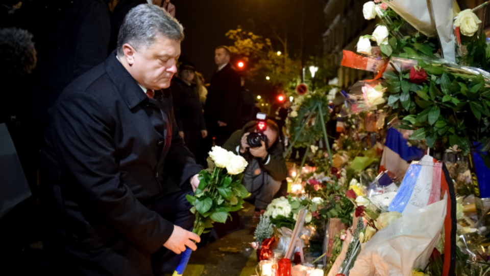 Порошенко: Теракты 13 ноября – атака на французские и европейские ценности и образ жизни