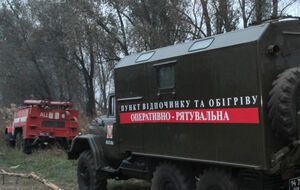 Уже несколько недель украинские спасатели круглосуточно борются с торфяниками