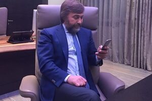 Новинский: Повестка присылается по месту работы. Я сегодня узнавал в комитете – ее нет