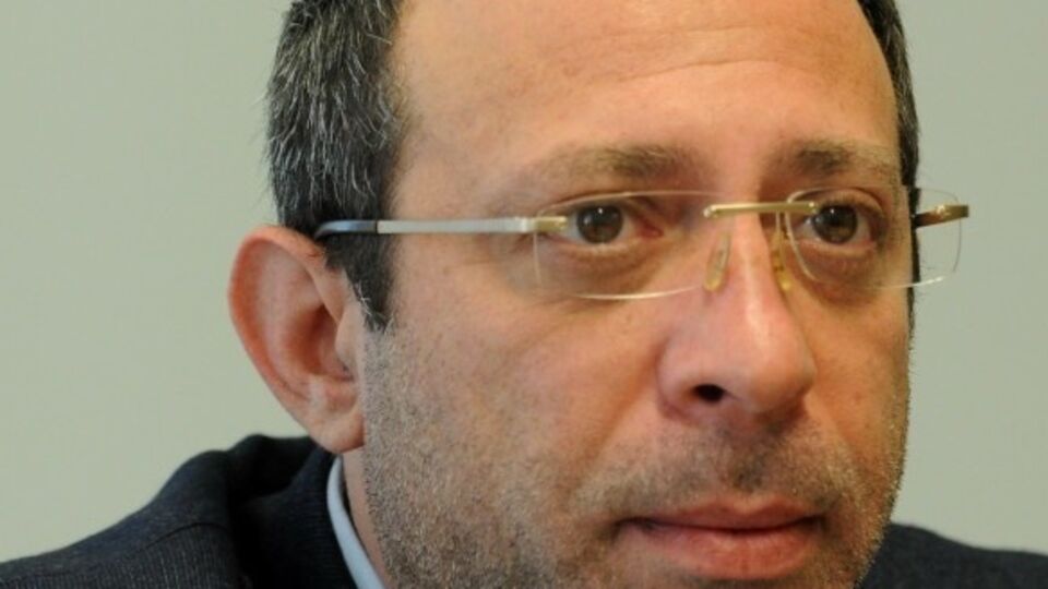 С Корбаном работает следователь