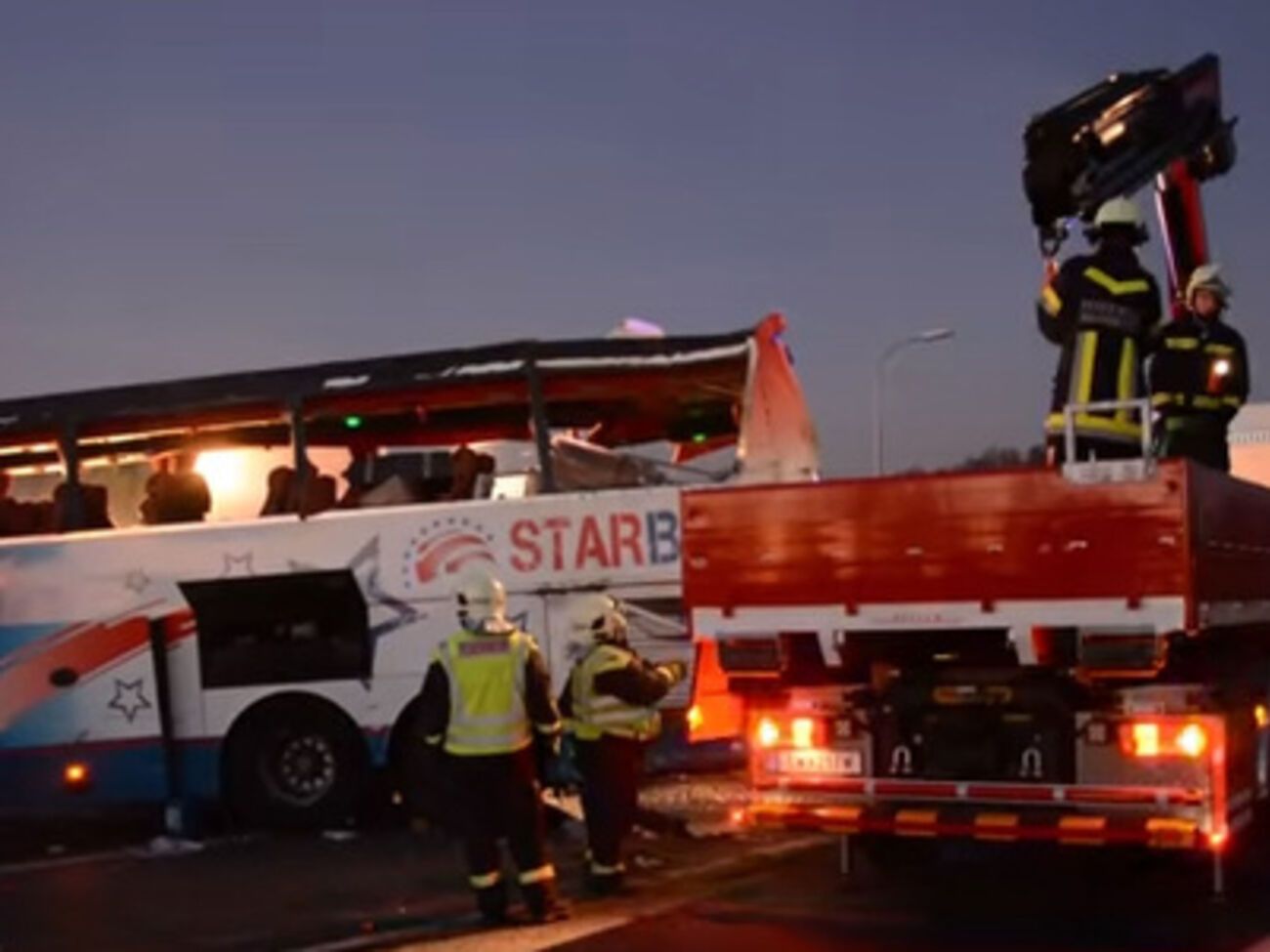 После ДТП под Веной десять украинцев возвращаются домой, еще трое остаются в больнице