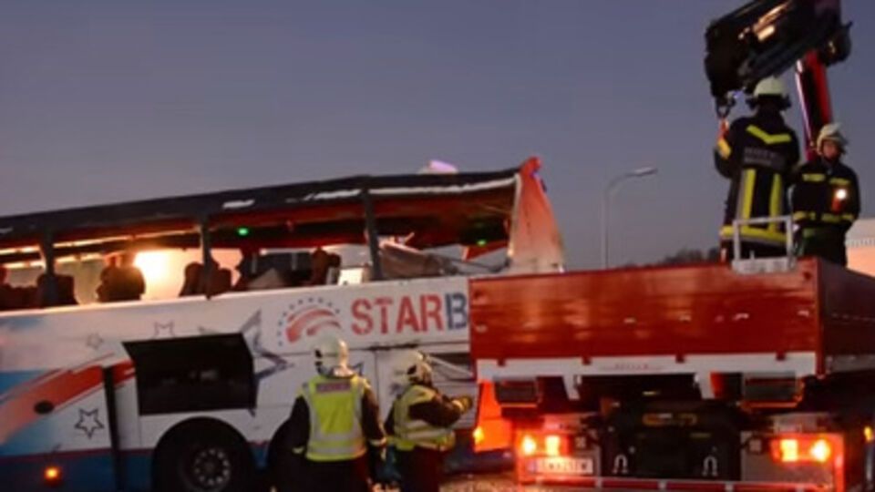 После ДТП под Веной десять украинцев возвращаются домой, еще трое остаются в больнице