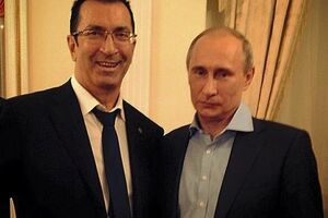 Буйнов показал Седюку свое фото с Путиным и обратился в защиту геев