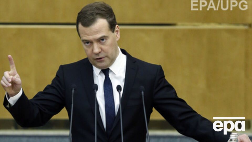 Медведев: Те меры, которые в настоящий момент войдут в проект постановления об антитурецких санкциях, – только первый шаг