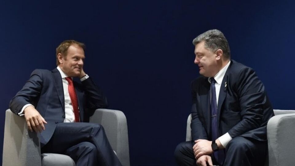 В Париже Порошенко провел встречу с Туском