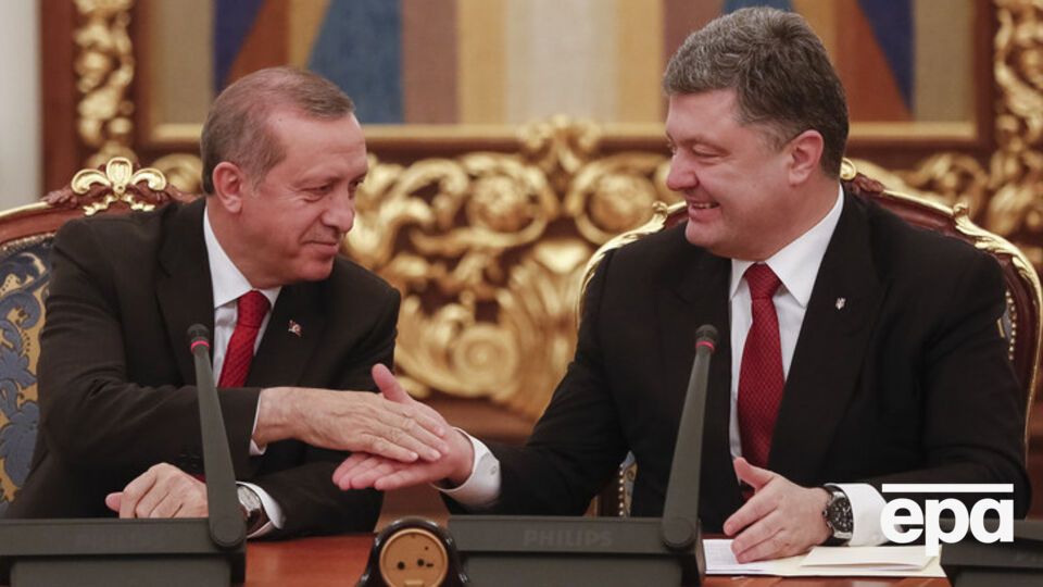 По словам Порошенко, в Париже Эрдоган сообщил ему подробности нарушения воздушного пространства Турции российским Су-24