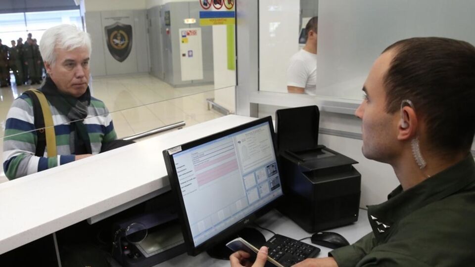 За "новой полицией" в стране начинают появляться "новые пограничники"