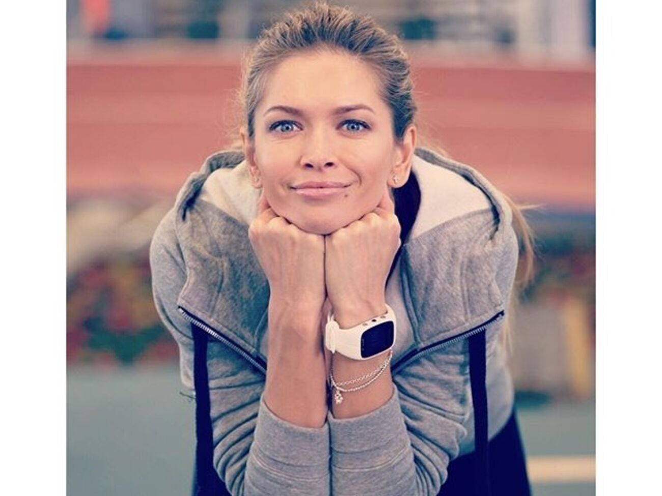 Брежнева скрыла свадьбу от тети и бабушки