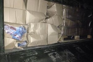 Во время осмотра автомобилей были выявлены сыр и мясо стоимостью более 2 млн гривен