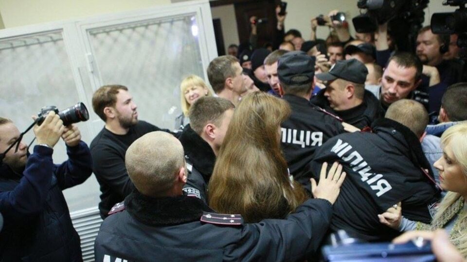 В ходе судебного заседания защита Корбана попросила обязать прокуратуру предоставить документы, обосновывающие законность его задержания