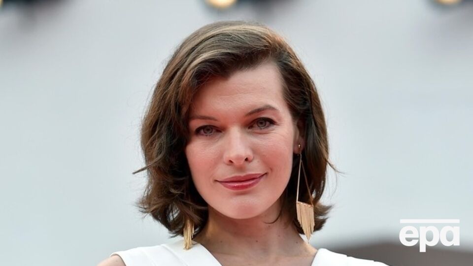 Йовович показала фото своих подросших детей