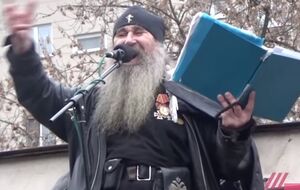 "Священник" спел о Донбассе