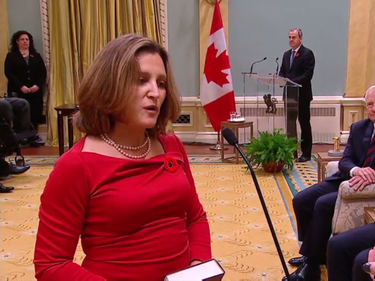 Украинка Фриланд приносит присягу в качестве министра канадского правительства