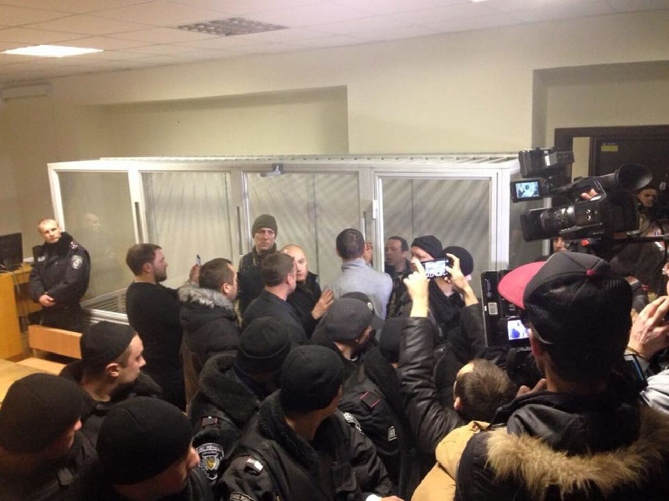 Лидера партии УКРОП Геннадия Корбана привезли в суд