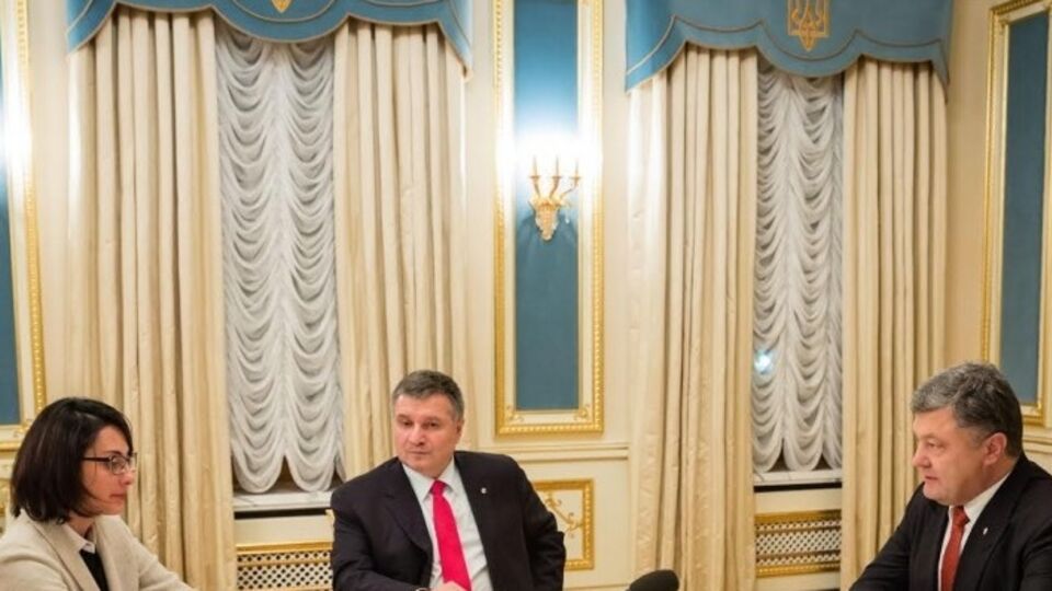 Сразу после назначения Хатия Деканоидзе встретилась с президентом Петром Порошенко и главой МВД Арсеном Аваковым