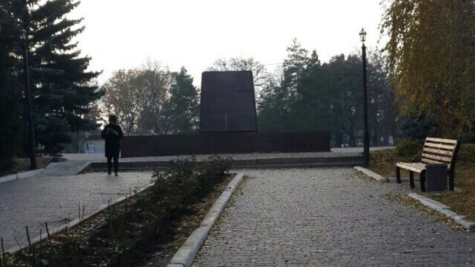 В Новой Водолаге снесли памятник Ленину