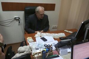 Следователи военной прокуратуры провели обыск в служебном кабинете чиновника Госфискальной службы