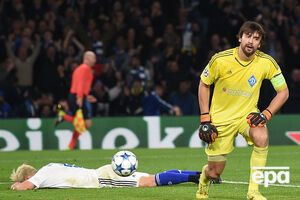 В эпзиодах с пропущенными мячами у Шовковского не было шансов спасти команду