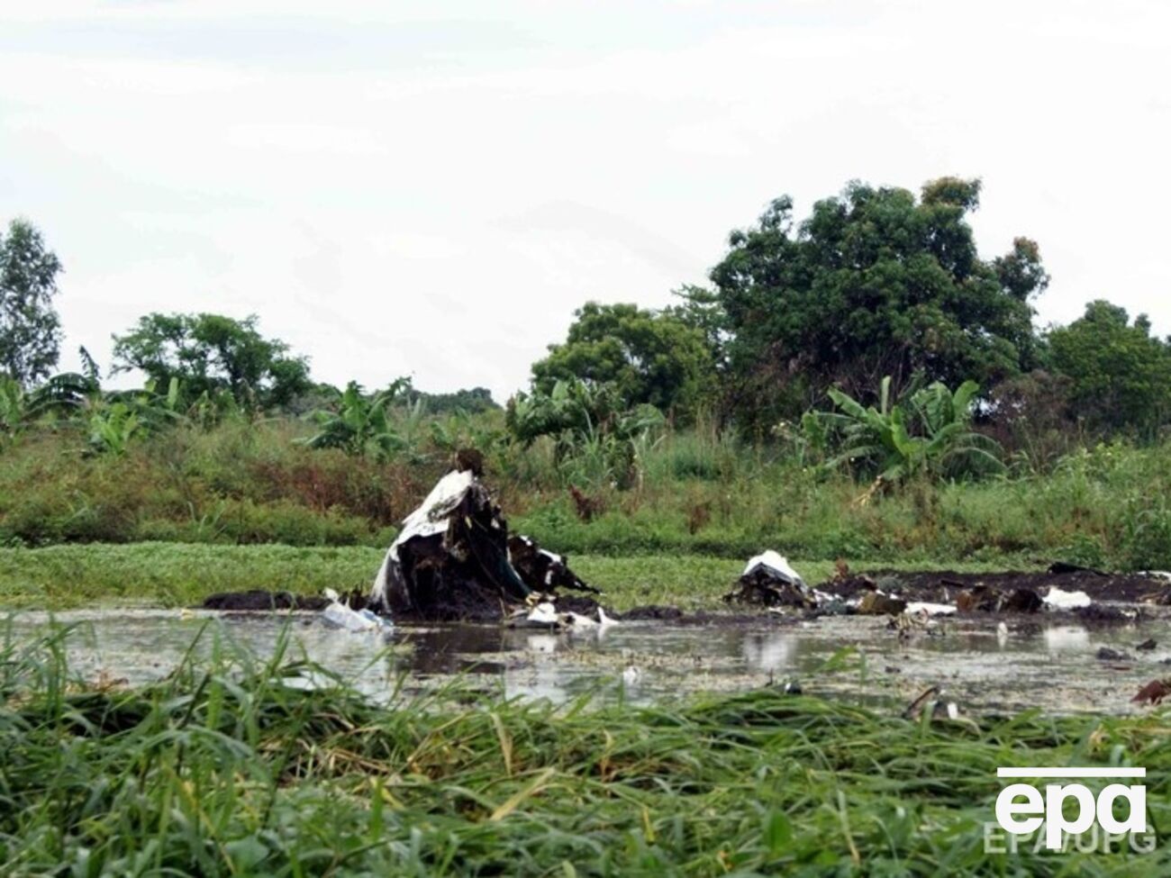 В катастрофе Ан-12 в Южном Судане погиб 41 человек. Выжили трое находившихся на борту. Фоторепортаж