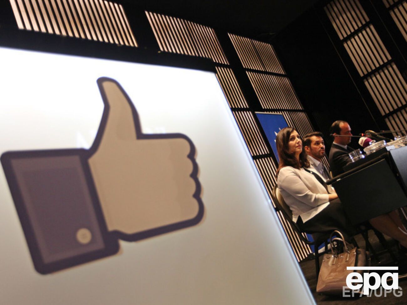 Число пользователей Facebook растет