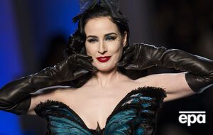 Дита фон Тиз ведет отдельную страничку своего кота Алистера