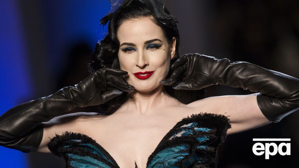 Дита фон Тиз ведет отдельную страничку своего кота Алистера