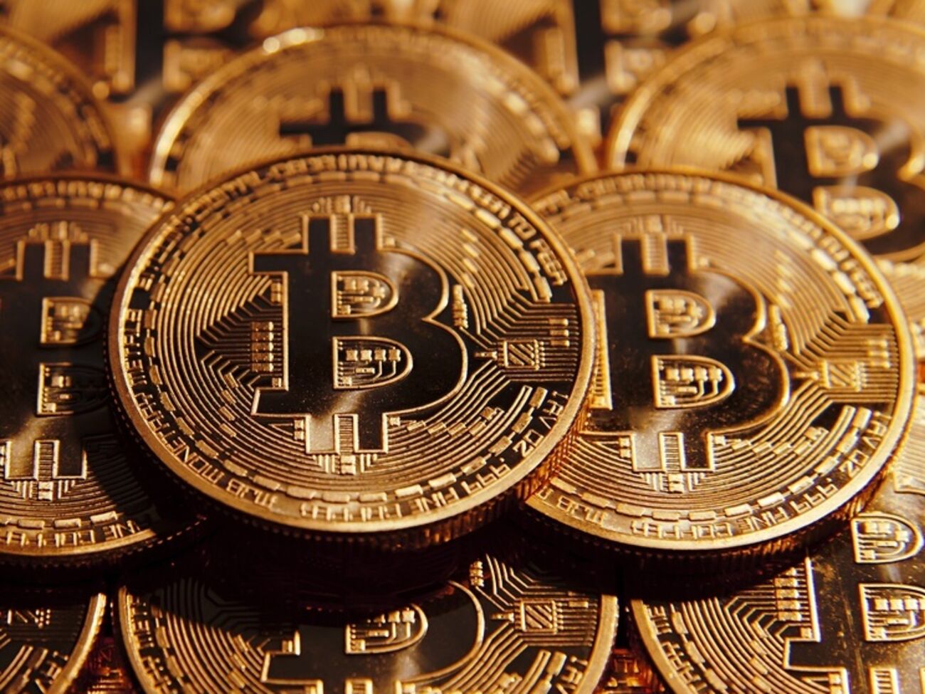 Цена криптовалюты биткоин достигла $490