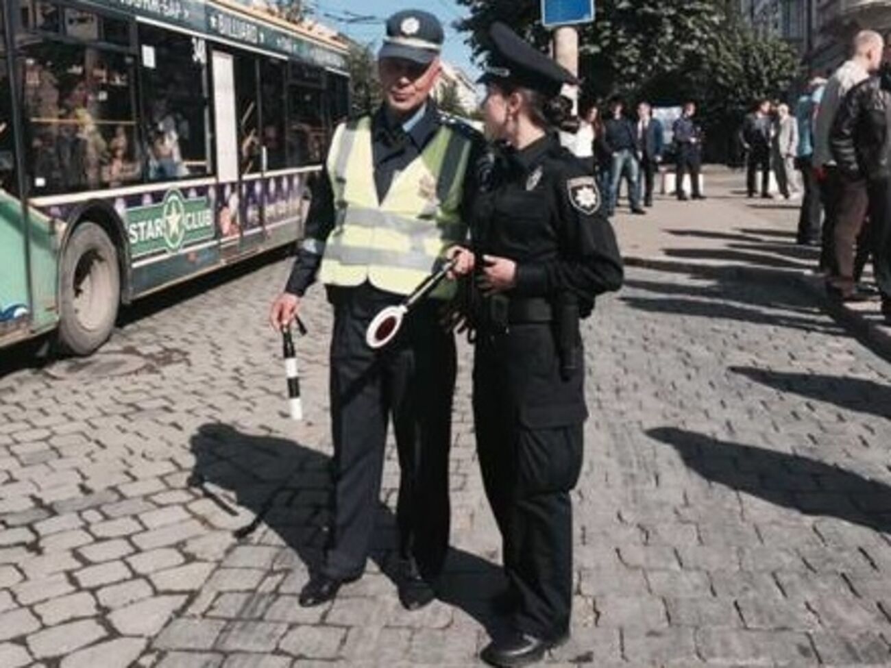 До конца следующего года старые удостоверения милиции остаются действующими