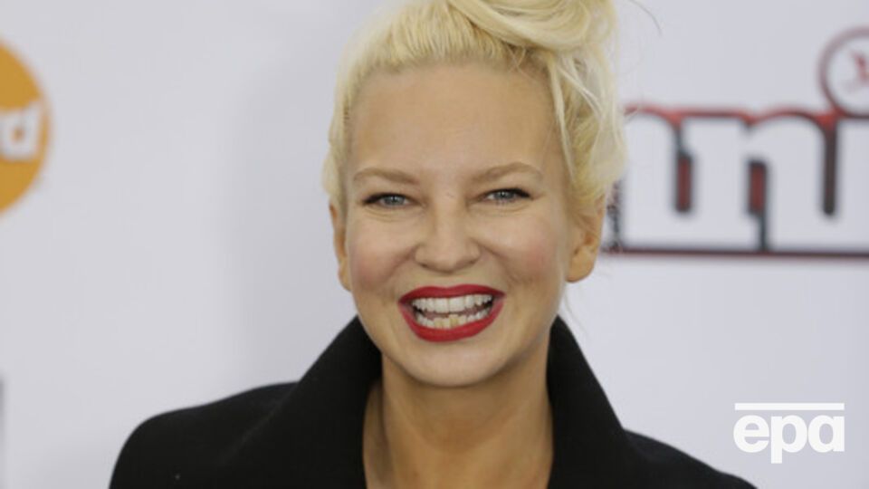 Sia написала песни для многих знаменитых исполнителей
