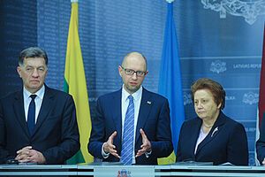 Яценюк не исключил, что ВР соберется на внеочередную сессию ради принятия законов, облегчающих визовую либерализацию