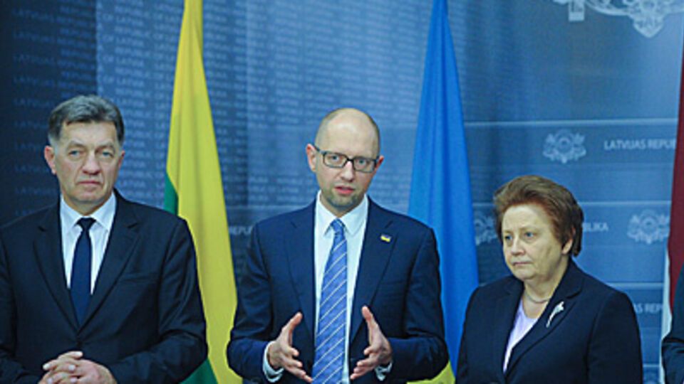 Яценюк не исключил, что ВР соберется на внеочередную сессию ради принятия законов, облегчающих визовую либерализацию