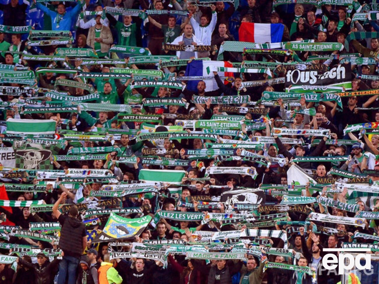 "Сент-Этьен" на домашнем поле громит "Днепр"