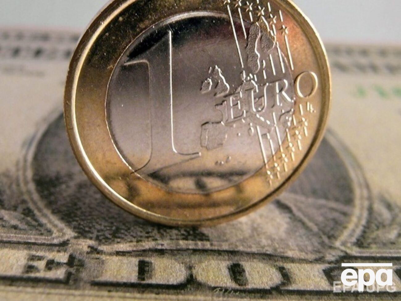 Нацбанк укрепил курс гривны